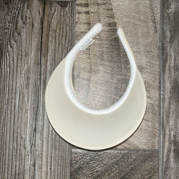 Walt Disney World visor cap - Picture 2 of 4